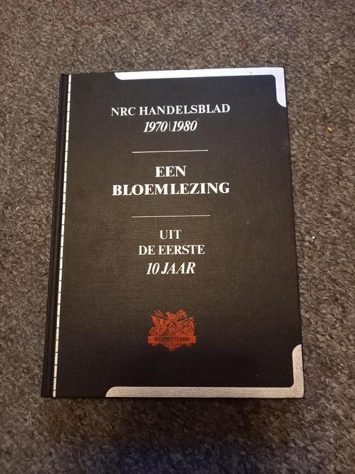 NRC Handelsblad 1970/1980 Een bloemlezing, Boeken, Politiek en Maatschappij, Zo goed als nieuw, Ophalen