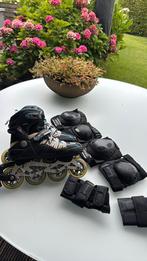Skeelers maat 42 incl beschermings attributen, Ophalen of Verzenden, Inline skates 4 wielen, Overige merken