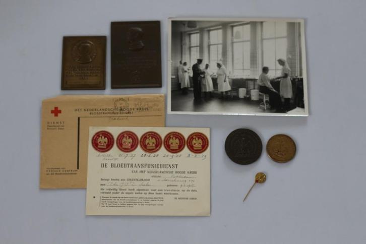 rode kruis bloedtransfusiedienst, Postzegels en Munten, Penningen en Medailles, Overige materialen, Nederland, Ophalen of Verzenden