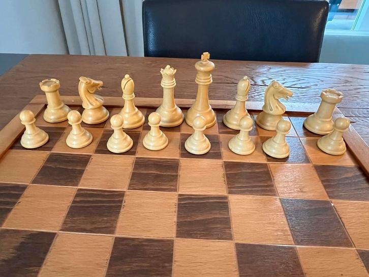 Houten schaakbord met vintage Drucke schaakstukken, Hobby en Vrije tijd, Denksport en Puzzels, Gebruikt, Schaken, Ophalen of Verzenden