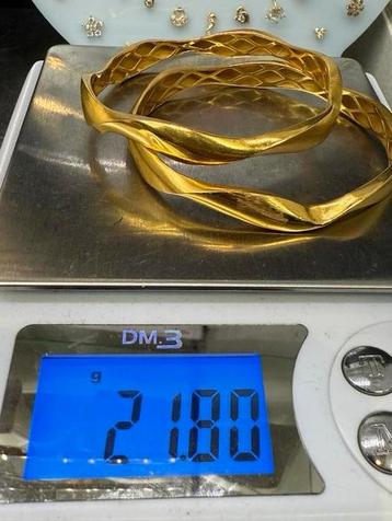Prachtige 21 karaats gouden armbanden voor investering beschikbaar voor biedingen