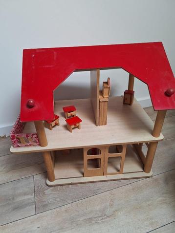 Poppenhuis beschikbaar voor biedingen