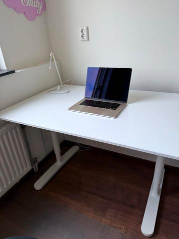 IKEA BEKANT Bureau - Verstelbaar, 120x80 cm, Zo goed als nie beschikbaar voor biedingen