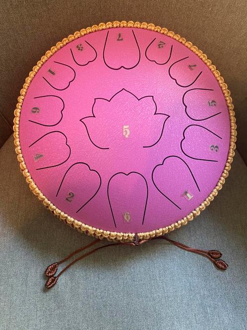 Lotus Tongue drum bijna 31 Cm GROOT paars 13 klanken NIEUW, Muziek en Instrumenten, Percussie, Nieuw, Melodische percussie, Verzenden