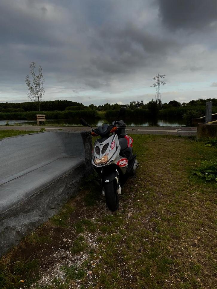 Yamaha Aerox 2005 -  Carlos Checa, Fietsen en Brommers, Scooters | Yamaha, Gebruikt, Aerox, Tweetakt, Ophalen