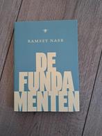Ramsey Nasr - De fundamenten, Boeken, Ophalen of Verzenden, Zo goed als nieuw, Ramsey Nasr