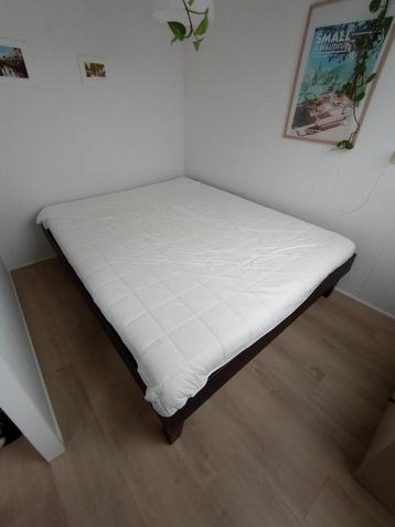 Bed frame, pocket sprung mattress and matress protector beschikbaar voor biedingen