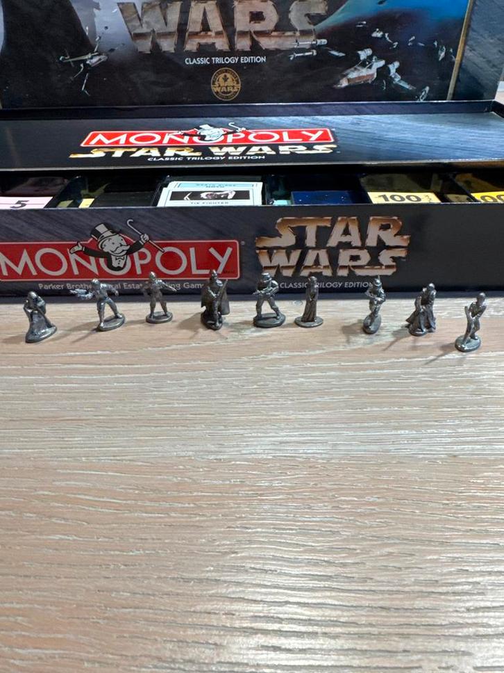 Star Wars Monopoly - Classic Trilogy Edition, Hobby en Vrije tijd, Gezelschapsspellen | Bordspellen, Zo goed als nieuw, Een of twee spelers