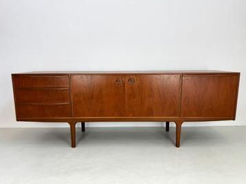 Vintage dressoir McIntosh "Torpedo". beschikbaar voor biedingen