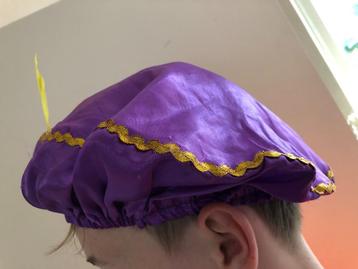 Paarse Pietenmuts met veer - Muts Piet - Sinterklaas beschikbaar voor biedingen