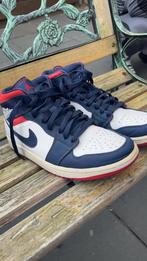 Nike Air Jordans - Donkerblauw, Wit, Rood, Kleding | Heren, Schoenen, Blauw, Nike, Ophalen of Verzenden, Sneakers of Gympen