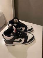 Nike Dunk High - Zwart/Wit - Maat 36.5, Kleding | Dames, Zwart, Ophalen of Verzenden, Sneakers of Gympen, Zo goed als nieuw