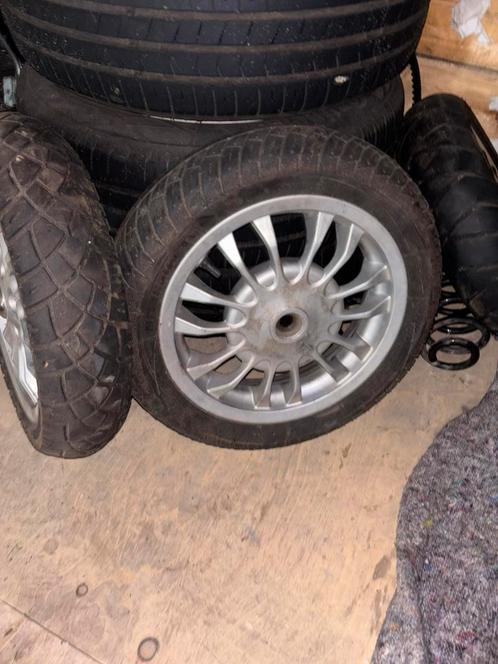 Vespa Sprint velgen velgenset banden voorvelg achtervelg, Fietsen en Brommers, Brommers | Vespa, Zo goed als nieuw, Ophalen of Verzenden