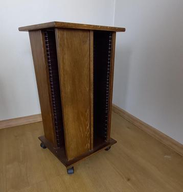 Cd meubel beschikbaar voor biedingen
