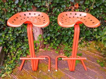  barkrukken, seventies, retro, oranje, metaal tractorzitting beschikbaar voor biedingen