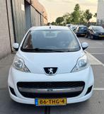 Peugeot 107 1.0 12V 5DR 2012 Wit met APK(14 februari 2026), Voorwielaandrijving, Stof, Zwart, 4 stoelen