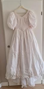 trouwjurk maat 38 van satijnachtige stof, héél licht roze, Kleding | Dames, Trouwkleding en Trouwaccessoires, Ophalen, Gedragen