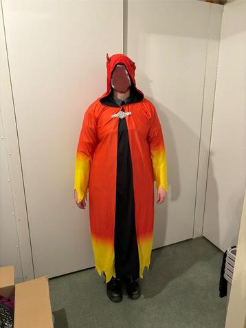 Diverse Halloween Verkleed pakken, groep beschikbaar voor biedingen