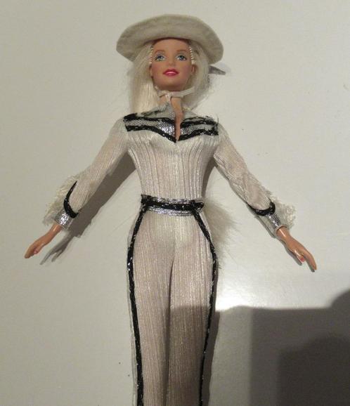 Vintage Barbie Western pak met laarzen, Verzamelen, Poppen, Zo goed als nieuw, Kleertjes, Ophalen