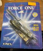 Ertl Force one 1:100 bell uh huey viernam, Ophalen of Verzenden, 1:72 tot 1:144, Helikopter, Overige merken