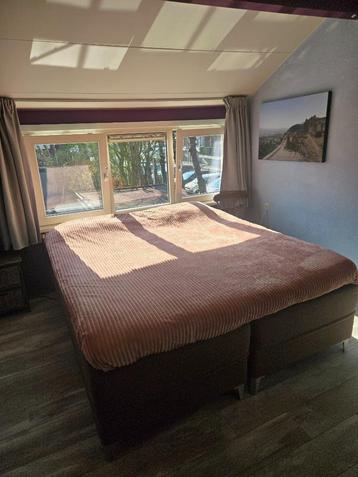 Elektrische boxspring 180x200 – zonder hoofdbord beschikbaar voor biedingen