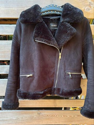 Stoer warm jasje van Pull&Bear maat S beschikbaar voor biedingen