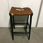 4 Barkrukken met koeienhuid - bruin - vierkant - TTM Wonen, Huis en Inrichting, TTM Wonen, Meubels – (Perzische) Tapijten en Woonaccessoires