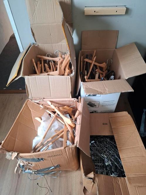 Houten kledinghangers en broekhangers, Kleding | Dames, Kledinghangers, Zo goed als nieuw, Hout, Ophalen
