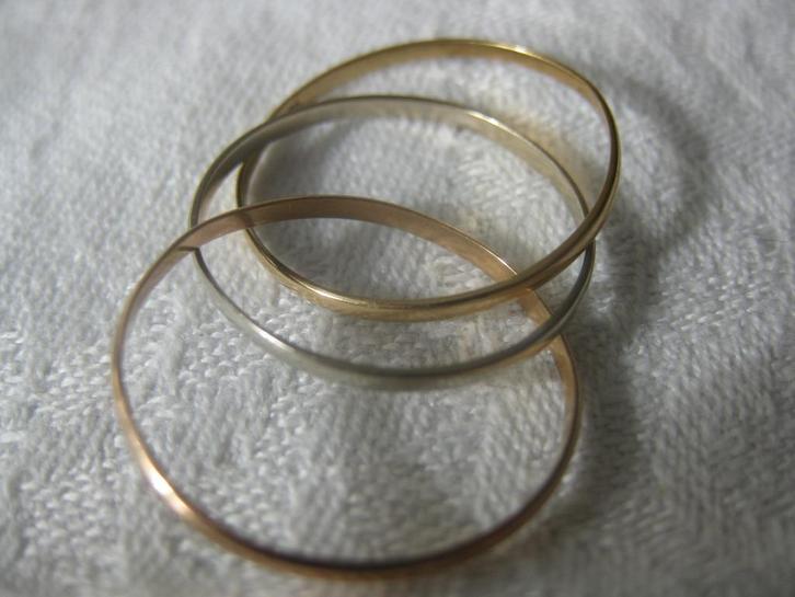 Driekleurig 14krt. gouden ringetje. Maat 17,5., Sieraden, Tassen en Uiterlijk, Ringen, Zo goed als nieuw, Dame, 17 tot 18, Goud