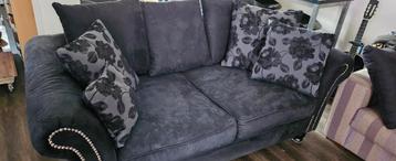 2,5 zitter en love seat kasteel banken beschikbaar voor biedingen