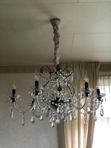 kristallen kroonluchter beschikbaar voor biedingen