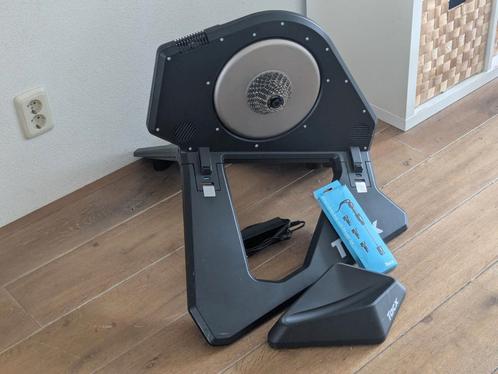 Tacx Neo T2800 Fietstrainer, inclusief steekasadapter, Sport en Fitness, Fitnessapparatuur, Gebruikt, Hometrainer, Benen, Metaal