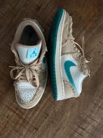 Jordan 1 Low SE ‘Wave’, Ophalen, Zo goed als nieuw, Sneakers of Gympen