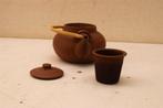 stenen/ aardewerk theepot met rieten hendel 47530, Gebruikt, Ophalen of Verzenden, Bord(en), Wedgwood