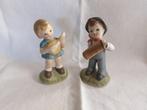 Vintage | set van 2 biscuit beeldjes jongen en meisje | 9 cm, Verzamelen, Beelden en Beeldjes, Ophalen of Verzenden, Zo goed als nieuw