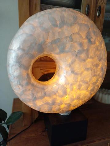 Capiz Schelpenlamp - Design Donut handmade Filipijnen beschikbaar voor biedingen
