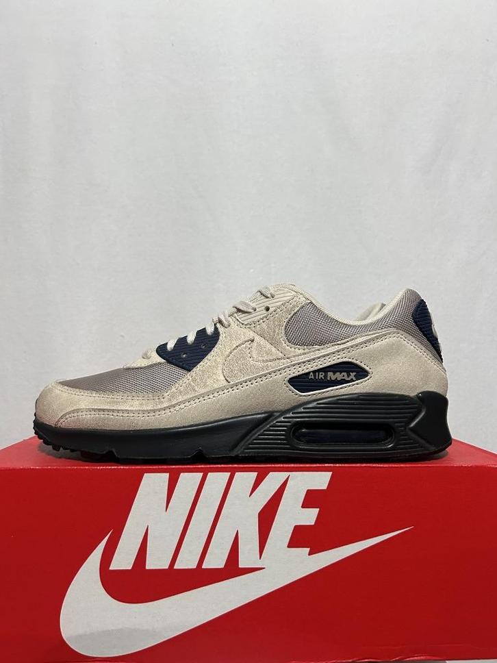 BIJNA NIEUW! Maat 44,5 - Nike Air Max 90 Light Brown Black, Kleding | Heren, Schoenen, Zo goed als nieuw, Sneakers of Gympen, Overige kleuren