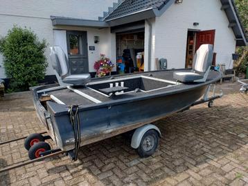 Visboot boot trailer stoelen werpdek opknapper hengelsteunen beschikbaar voor biedingen