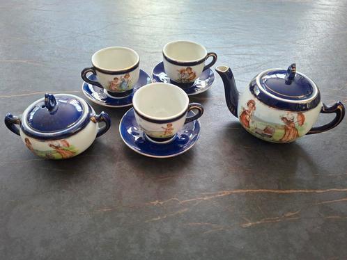 Porseleinen antieke Kinderserviesje, Antiek en Kunst, Antiek | Servies compleet, Verzenden