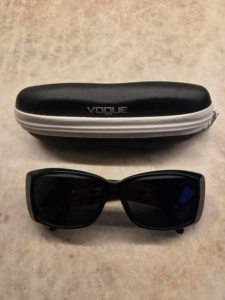 Vogue zonnebril 100% origineel, Ophalen of Verzenden, Nieuw, Zwart, Overige merken