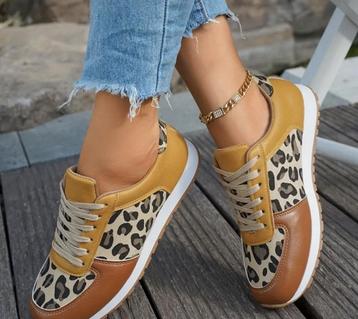 Dames luipaardprint  sneakers maat 38, kleur bruin, zwart,   beschikbaar voor biedingen