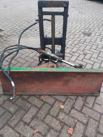 Mooie en unieke hydraulische schuif beschikbaar voor biedingen