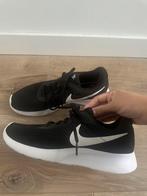 Nike sportschoenen maat 40, Kleding | Heren, Schoenen, Ophalen of Verzenden, Zo goed als nieuw, Sportschoenen
