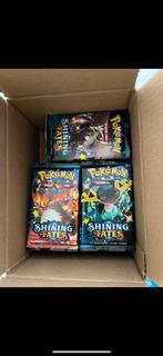 Shining Fates boosterpacks, Hobby en Vrije tijd, Verzamelkaartspellen | Pokémon, Ophalen of Verzenden, Zo goed als nieuw, Boosterbox