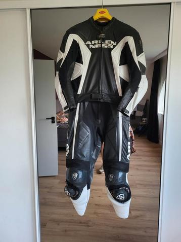 Mooie Arlen Ness lederen combi maat 54 beschikbaar voor biedingen