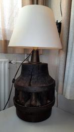 Vintage schemerlamp met zware houten (bielzen) voet., Huis en Inrichting, Ophalen