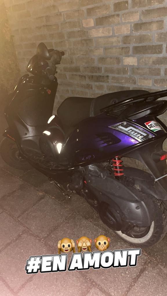 Piaggio zip, Fietsen en Brommers, Scooters | Piaggio, Zo goed als nieuw, Zip, Maximaal 45 km/u, Tweetakt, Ophalen