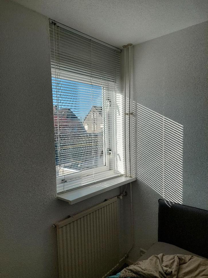 JALOEZIEEN (9 hor. + 1 vert.) 25 mm wit, diverse afmetingen!, Huis en Inrichting, Stoffering | Gordijnen en Lamellen, Zo goed als nieuw