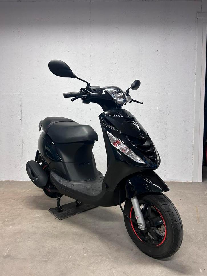 Piaggio Zip 2024, Fietsen en Brommers, Brommers | Puch, Zo goed als nieuw, Overige modellen, Maximaal 45 km/u, Ophalen