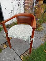 Oude bureau stoel, Ophalen